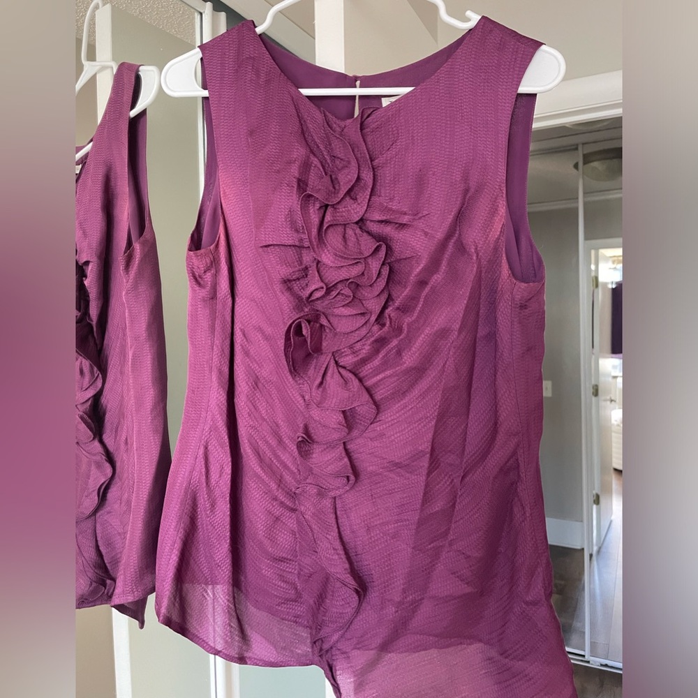 Trina Turk, Sleeveless Blouse w. Ruffles